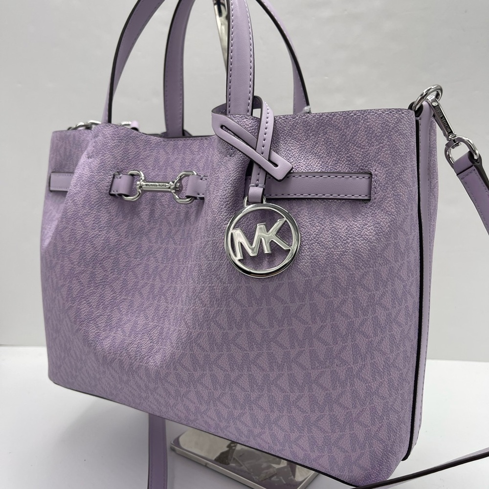 MICHAEL KORS Carson Medium Signature Logo Satchel
Light Quartz
NWT - Picture 3 of 16